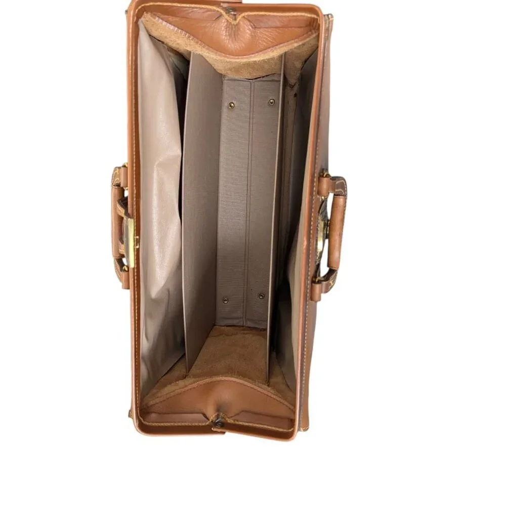 Vintage 1950s/1960s Leather Expandable hinged mouth Briefcase w locking latch